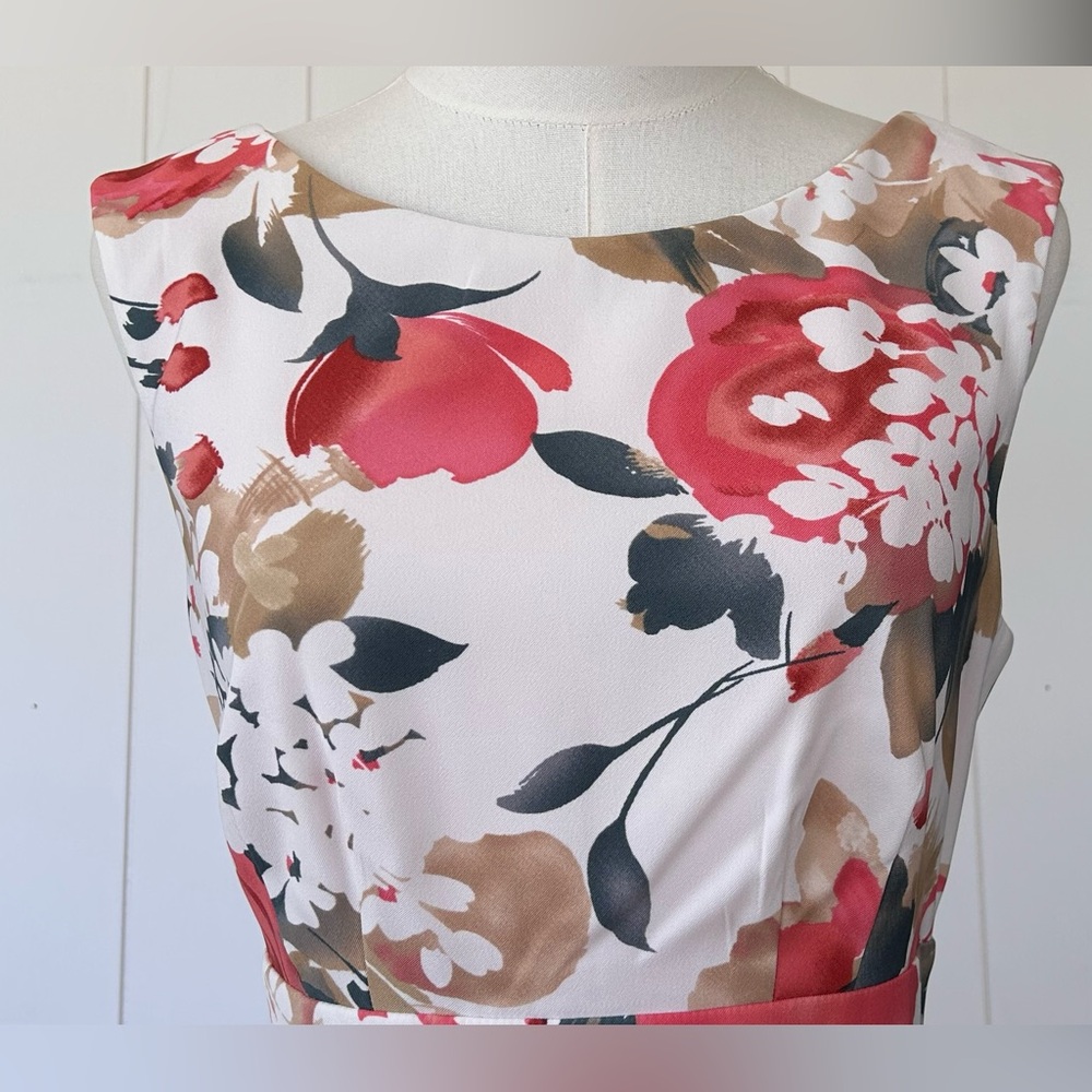 Connected Apparel Tailored Silhouette Floral Dress Size 8 - Picture 3 of 9